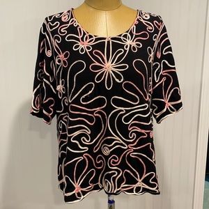 Woman’s plus 2x top with ribbon embroidery